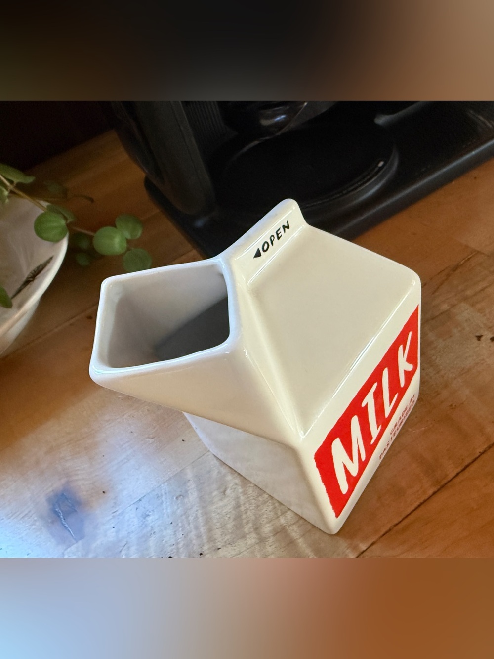 Kate Spade All in Good Taste Piping Hot Creamer/Milk Container Lenox - Picture 4 of 6